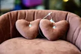 szkatulka-sofa-brudny-roz-rodzaj-do-przechowywania-bizuterii