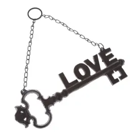 zeliwna-zawieszka-z-napisem-love