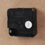 zegar-scienny-brazowy-60-cm-typ-inny