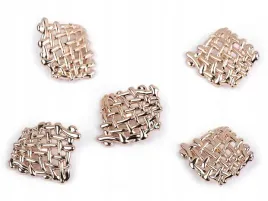 metalowe-guziki-nawlekane-ksztalt-kwadratowy-33x30-mm-zloty-5-szt-120801