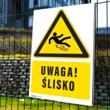 tabliczka-uwaga-slisko-sliska-podloga-40x60-cm-marka-mds