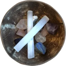 beyond-crystals-kamienie-lecznicze-antystresowe-miska-z-kokosa