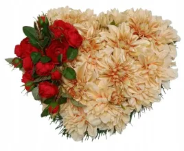 stroik-wiazanka-grob-cmentarz-kwiaty-czerwone-roze-serce