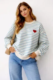 bluza-w-paski-z-haftowanym-sercem