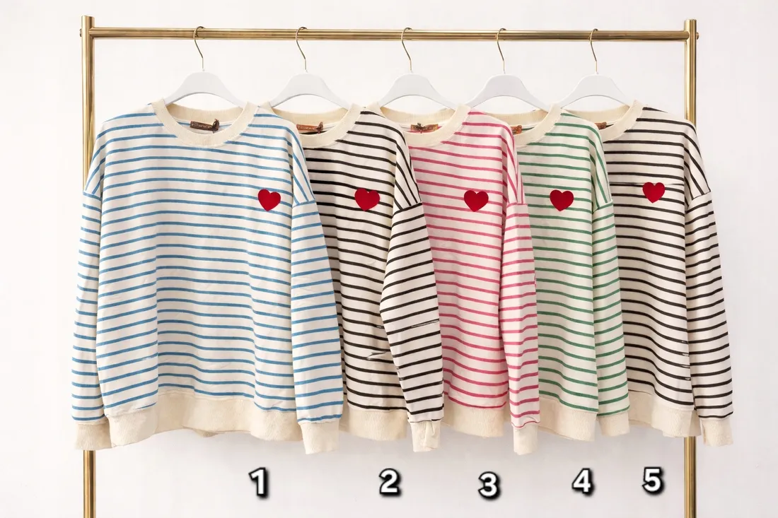 bluza-w-paski-z-haftowanym-sercem