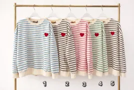 bluza-w-paski-z-haftowanym-sercem