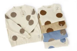 sweter-w-grochy-z-dodatkiem-kaszmiru