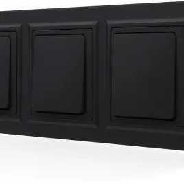 potrojne-gniazdo-podtynkowe-z-klapami