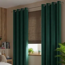 zaslona-welwetowa-na-przelotkach-140x240-cm-szmaragdowa-kolka-velvi
