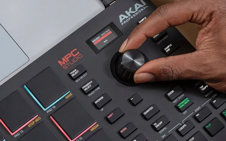 akai-mpc-studio-kontroler-produkcyjny-model-mpc-studio-2