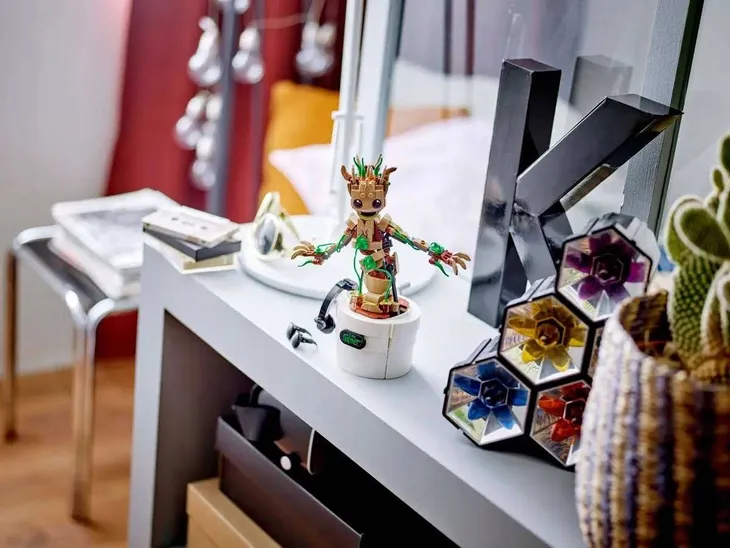 76297-lego-super-heroes-tanczacy-groot-material-plastik