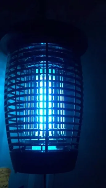 lampa-przeciwko-komarom-muchom-rodzaj-lampa