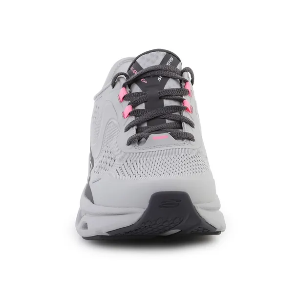 150510gypt-marka-skechers
