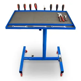 mobilny-stol-roboczy-warsztatowy-regulowany-na-kolkach-do-narzedzi