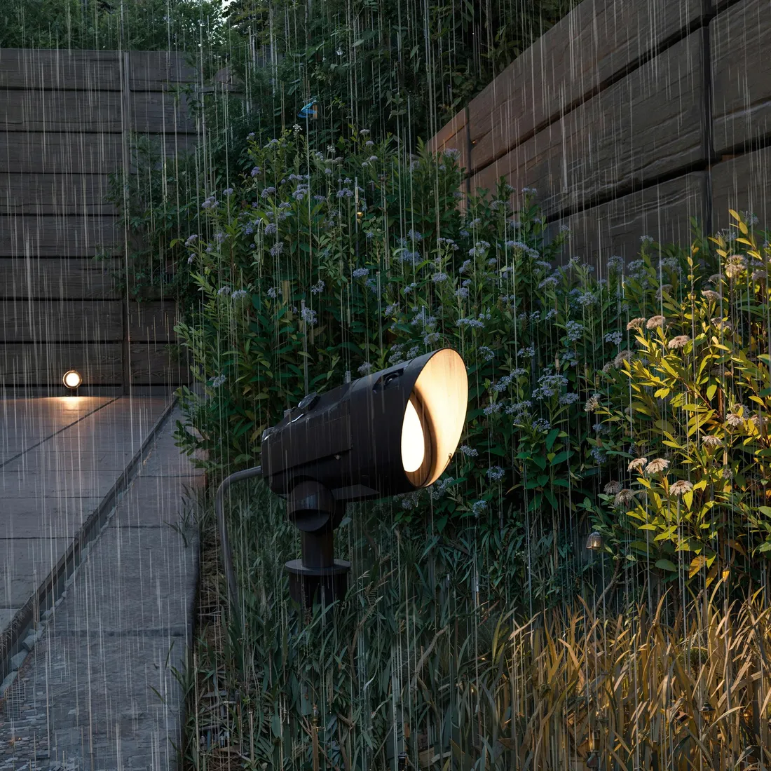 reflektor-ogrodowy-wbijany-led-4-6w-350lm-2700k-ip44-z-przewodem-1-5m-cylr