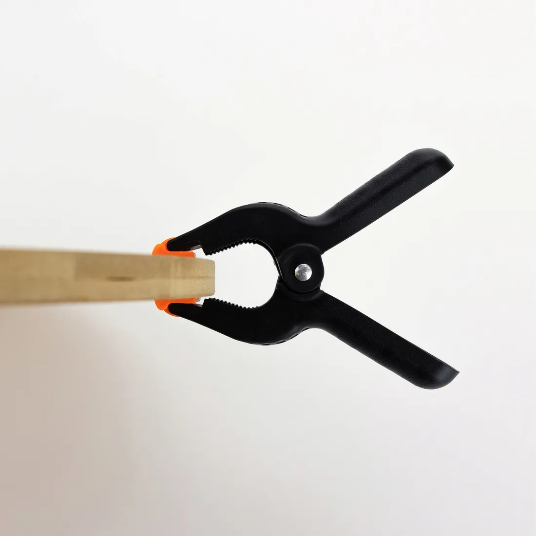 scisk-sprezynowy-4-2-szt