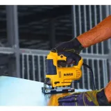 wyrzynarka-650w-typ-t-230v-dewalt-mocowanie-brzeszczotu-chwyt-typu-t