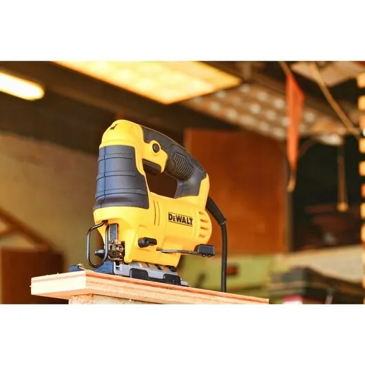 wyrzynarka-650w-typ-t-230v-dewalt-rodzaj-silnika-silnik-szczotkowy