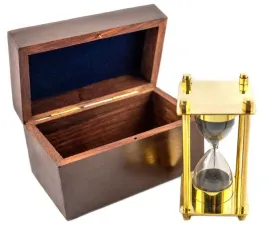 mosiezna-klepsydra-w-pudelku-drewnianym