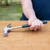 mlotek-szewski-25-cm-cechy-dodatkowe-antyposlizgowy-uchwyt