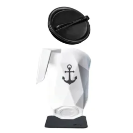 magnetyczny-kubek-to-go-z-pokrywka-i-czarna-podkladka