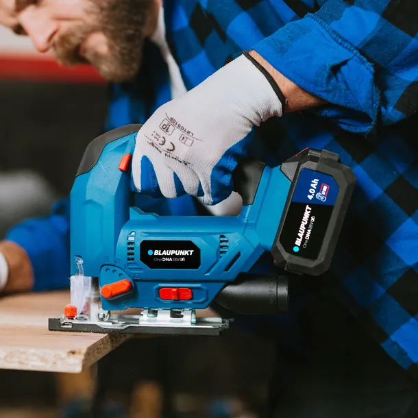 wyrzynarka-akumulatorowa-18v-do-drewna-metalu-zestaw-aku-2ah-ladowarka-waga-urzadzenia-1-2-kg