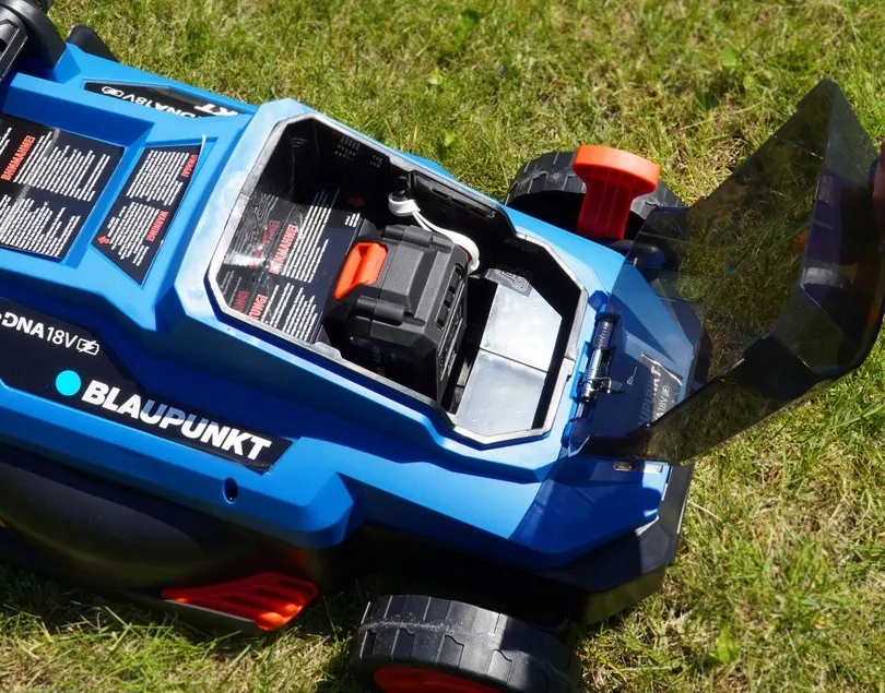 kosiarka-akumulatorowa-18v-33-cm-aku-5ah-ladowarka-blaupunkt-cl3010-stan-nowy