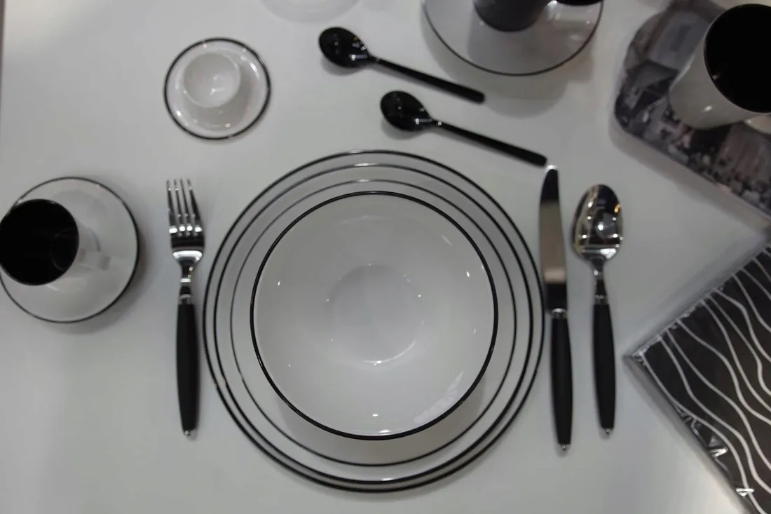 kubek-linea-black-melamina-gimex-stan-nowy