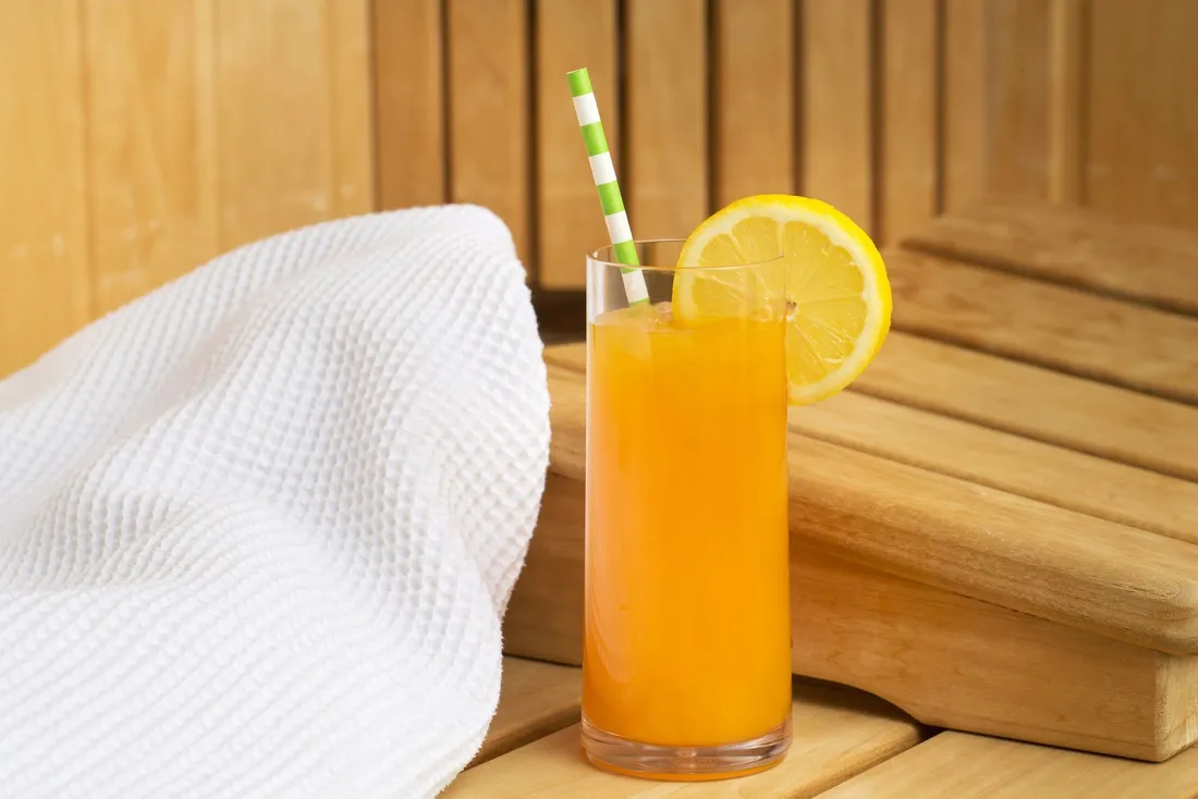 szklanka-do-longdrinkow-biala-koziol-stan-nowy