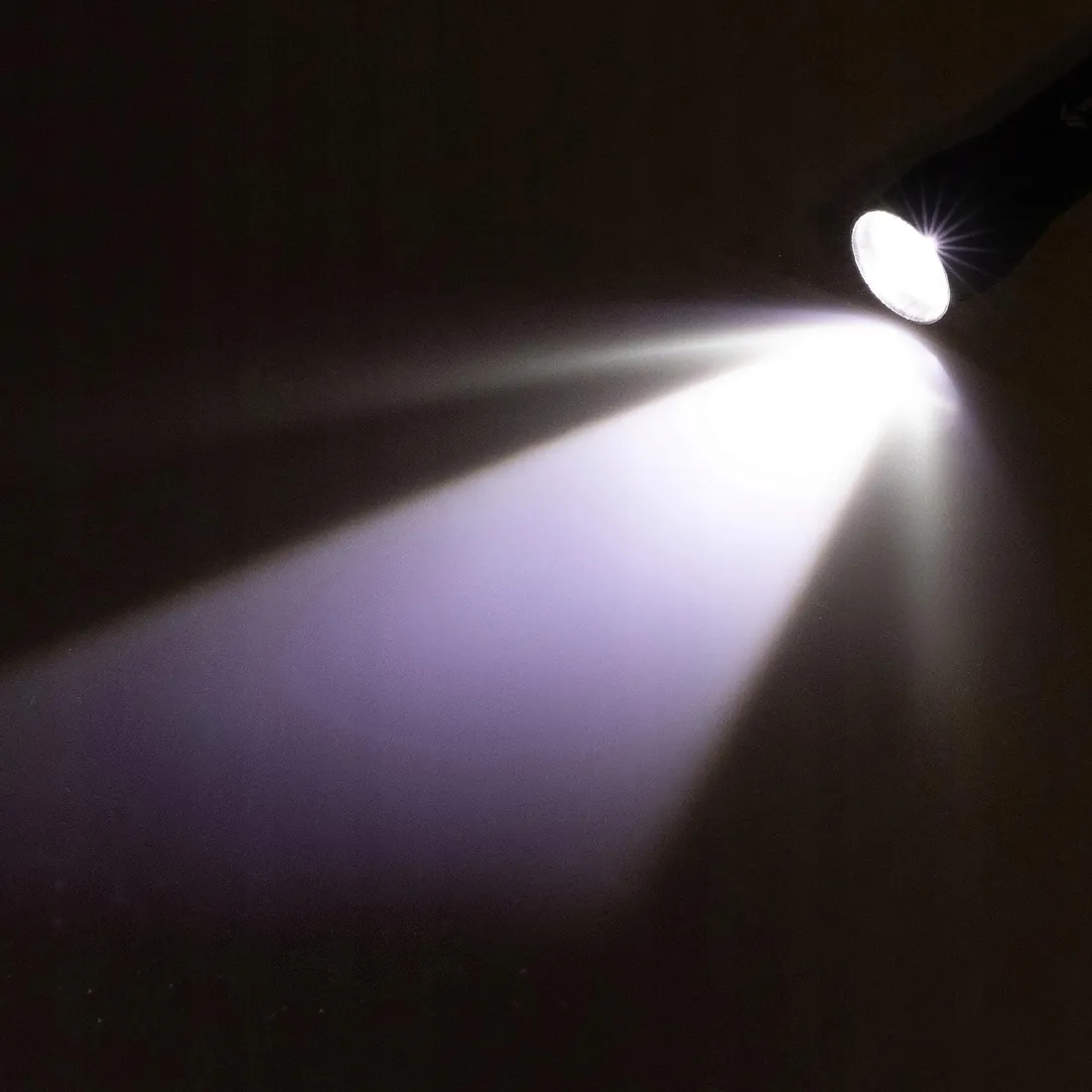 latarka-taktyczna-led-etui-vergionic