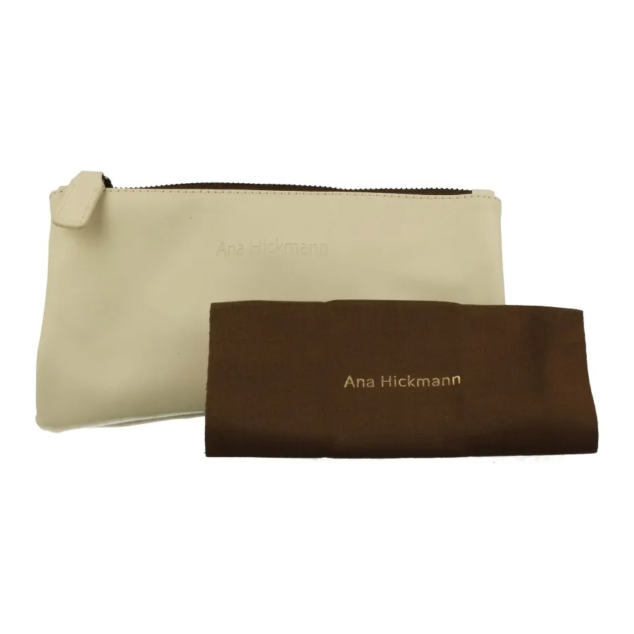 etui-anna-hickmann-na-zamek-stan-nowy