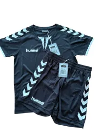 hummel-dzieciecy-zestaw-sportowy-koszulka-spodenki-rozmiar-116-128
