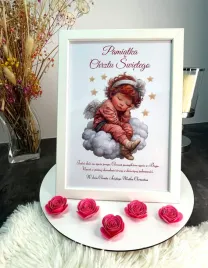 wyjatkowa-pamiatka-chrztu-swietego-personalizowany-obraz-w-bialej-ramie