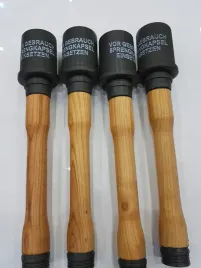 drewniana-replika-granatu-trzonkowego-m24-1-1