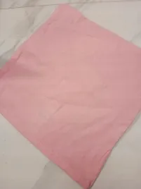 dekoracyjna-poszewka-na-poduszke-rozowa-40-x-40-cm