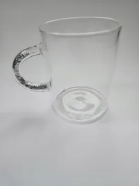 kubek-bezbarwny-z-srebrnym-uchem