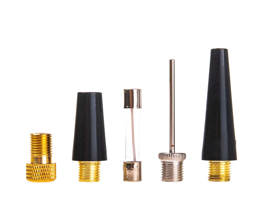 kompresor-akumulatorowy-samochodowy-g80649-geko-12v-10-3-bar-23l-min-led