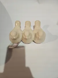 ozdobna-figurka-ceramiczna-ptaki-195x13x8-5-cm-zlamany-bialy