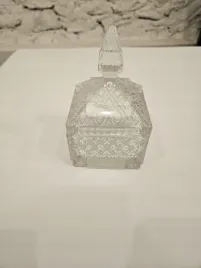 szklana-bomboniera-na-cukierki-stylizowana-na-stara-cukiernica