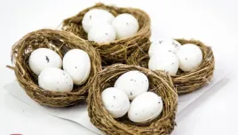 dekoracja-wielkanocna-4szt-jajka-w-gniazdkach-5336-indeks-wie-0237