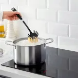 lyzka-kuchenna-do-nakladania-makaronu-cedzak-34-cm-ikea-365-hjalte-czarna-stan-nowy