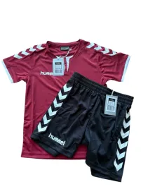 hummel-dzieciecy-zestaw-sportowy-koszulka-spodenki-rozmiar-116-128