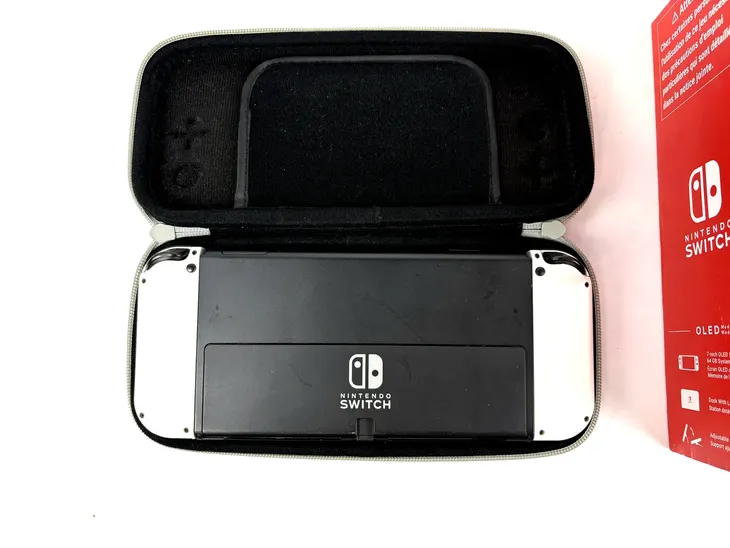 konsola-nintendo-switch-oled-white-komplet-liczba-kontrolerow-w-zestawie-1