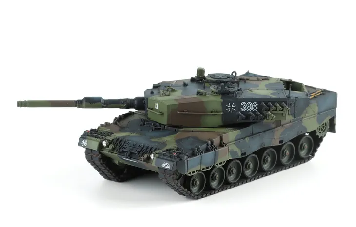 czolg-leopard-2a4-german-main-battle-tank-model-72-009-meng-kod-producenta-72-009