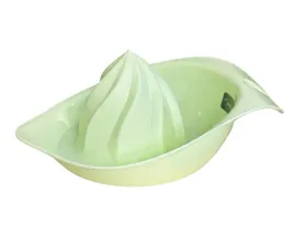 wyciskacz-do-cytrusow-twist-jasnozielony-plastikowy-poreczny-i-lekki-1-szt