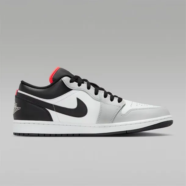 553558045-marka-nike