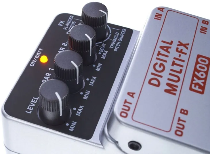 efekt-gitarowy-behringer-fx600-digital-stereo-multi-fx-multi-effects-marka-behringer