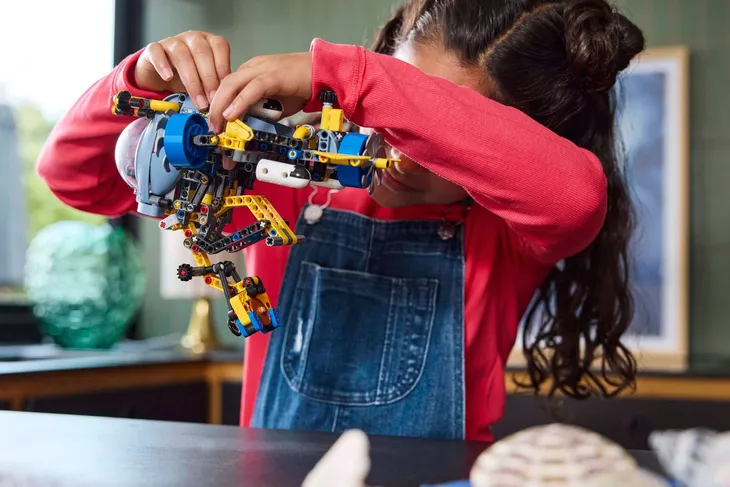 lego-technic-badawcza-lodz-podwodna-42201-informacje-dot-bezpieczenstwa-i-zgodnosci-produktu-nie-nadaje-sie-dla-dzieci-w-wieku-ponizej-36-miesiecy