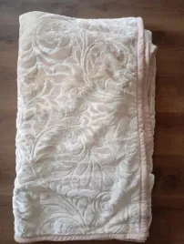 gruby-koc-narzuta-na-lozko-kanape-cieply-zimowy-bez-tloczony-160x220