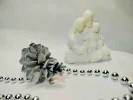 swiateczna-swieca-swieczka-sojowa-swieta-rodzina-dekoracja-prezent